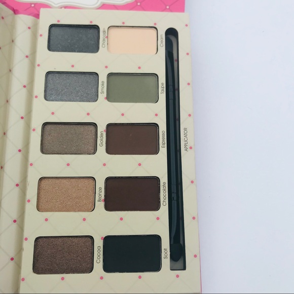 BEAUTY CREATIONS TEASE EYESHADOW PALETTE - Picture 2 of 5